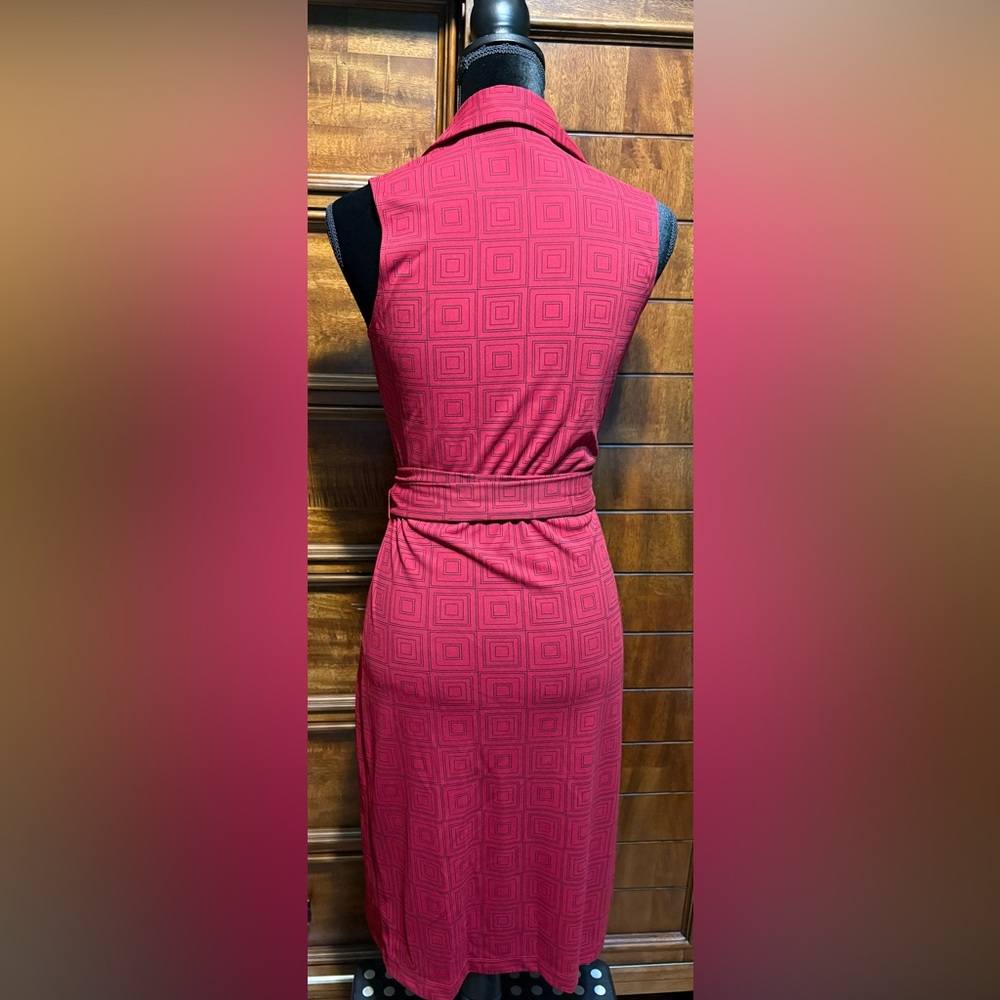 Express Geometric Patterned Sleeveless Collared R… - image 3